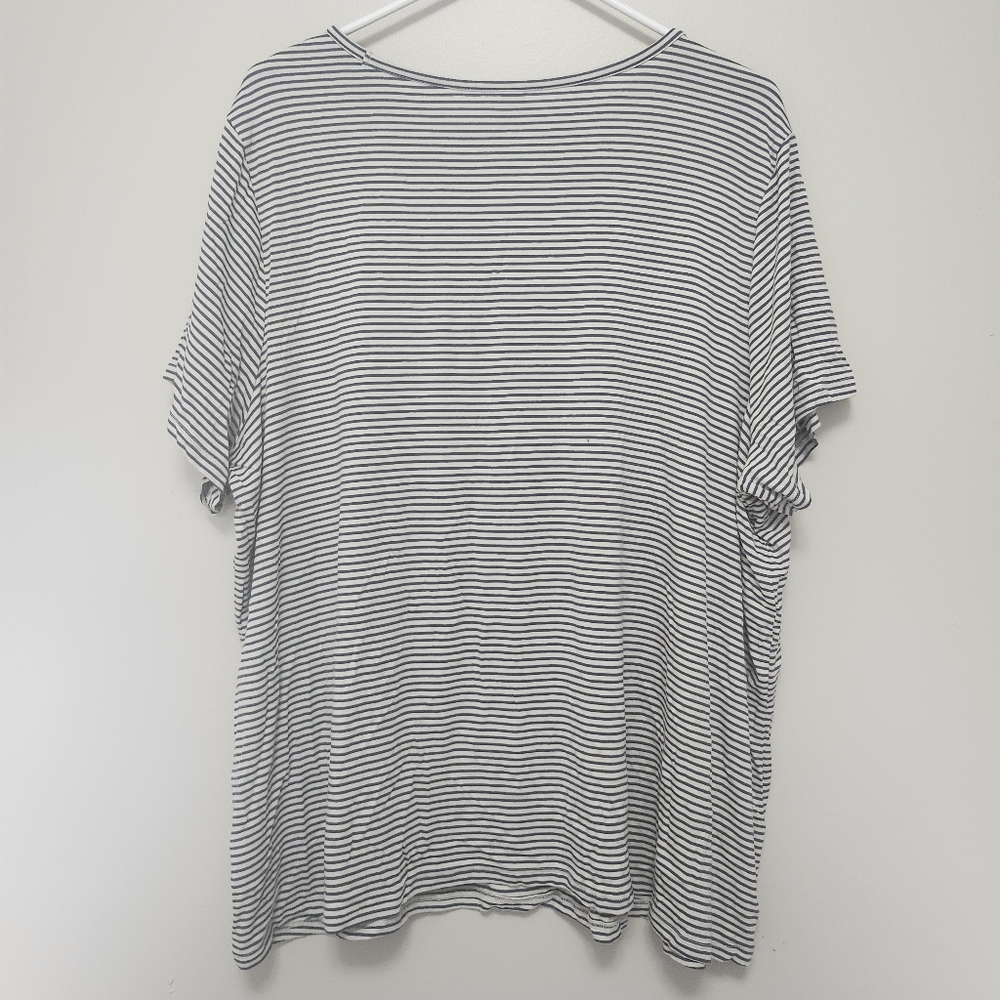 Old Navy Luxe Short Sleeve T-Shirt Bundle Navy Floral Navy Stripes Womens 2x - Picture 7 of 8